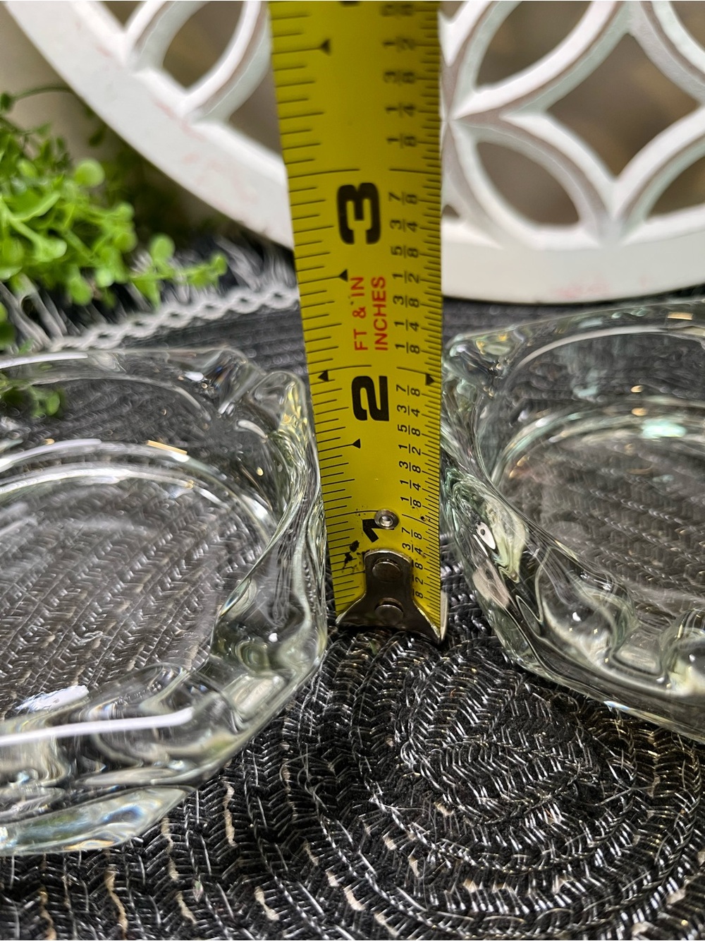Set of Three Clear Glass Ashtray’s - Classic Round and Square Designs - Picture 11 of 12